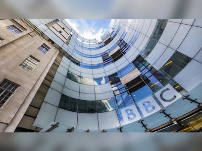 Britons reportedly overwhelm phone lines & website in rush to cancel TV licenses