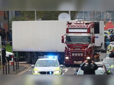Essex lorry deaths: PC saw 'trailer full' of half-naked bodies