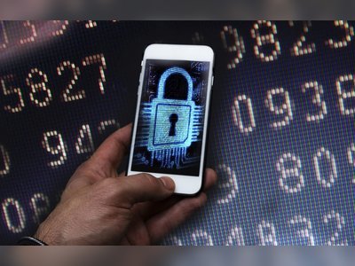 Britain to stop mobile operators selling 'locked' handsets