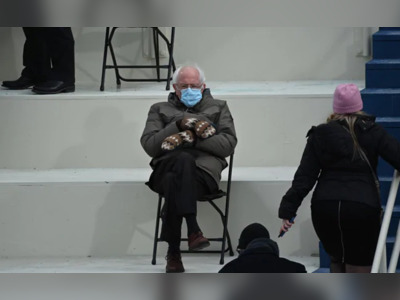 Bernie Sander's Mitten Maker Flooded With Nearly 13,000 E-Mail Orders