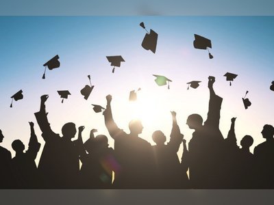 University tuition fees frozen at £9,250 for another year