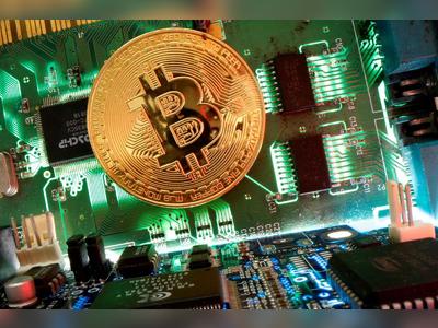 Bitcoin extends retreat from record high to hit lowest in 20 days