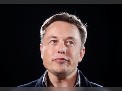 Tesla loses a third of its value for the third time in a year