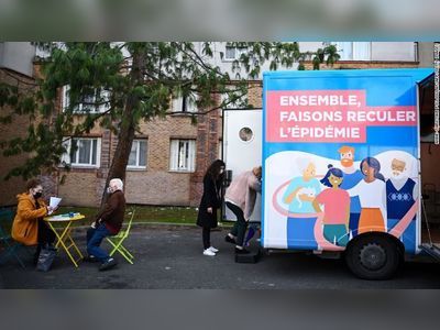 France could follow Italy and block vaccine shipments, health minister says