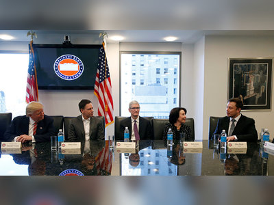 Cryptocurrency A Chinese 'Financial Weapon' Against USD, PayPal's Peter Thiel Says in Bizarre Speech