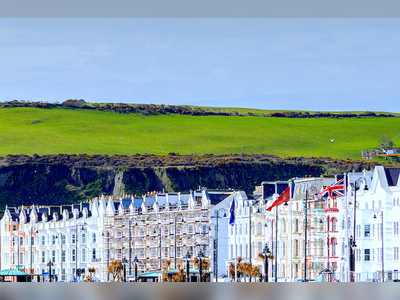 Expert: Big Number of Isle of Man Offshore Bank Clients are Politicians