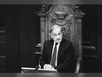 Ex-governor pushed Britain to oppose citizenship rules for advisers, judges, papers show