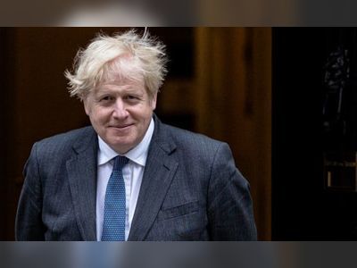 Ministers urge Boris Johnson to consult cabinet on key decisions