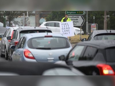 Lorry driver shortage: Temporary visa scheme to run until Christmas Eve