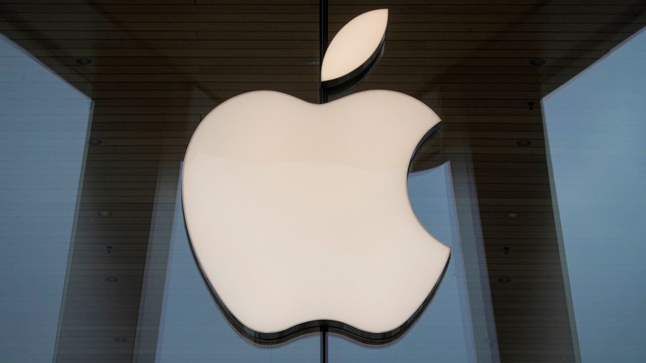 Apple workers group plans walkout, urges customer boycott for Christmas Eve
