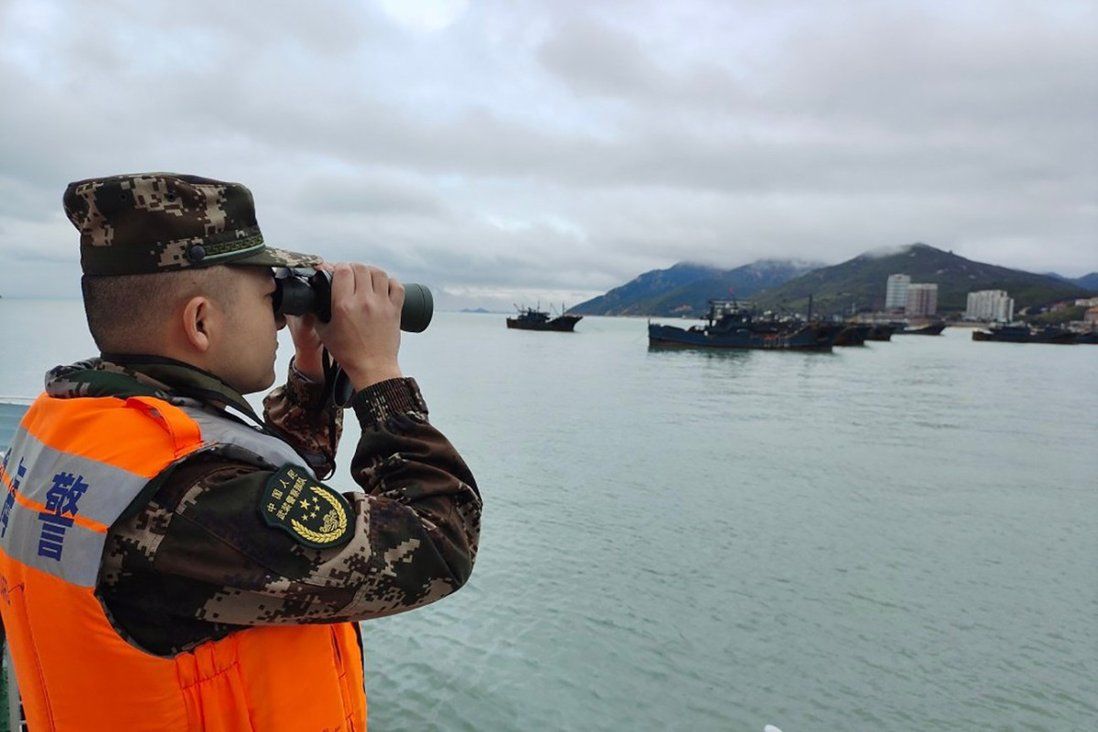 Chinese coastguard gunboats patrol Hong Kong border area to deter smugglers