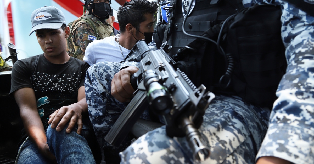El Salvador rights groups cite 338 violations amid gang crackdown