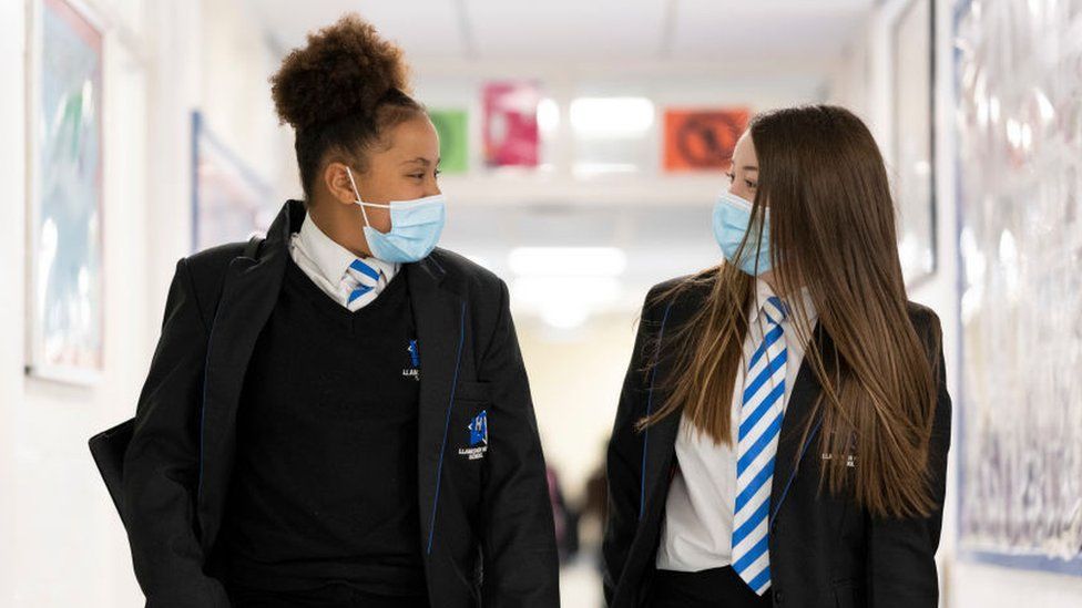 Covid in schools: Wales school face mask rules set to end
