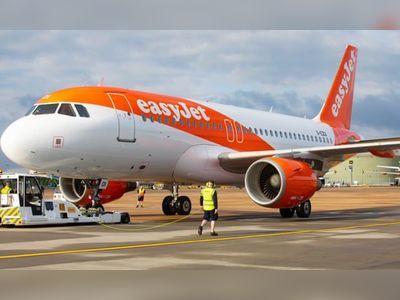 EasyJet cancels hundreds of half-term flights from Gatwick as getaway begins