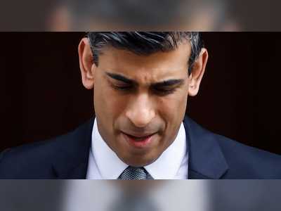 With the UK economy in freefall, Rishi Sunak clings to a fracturing Tory coalition